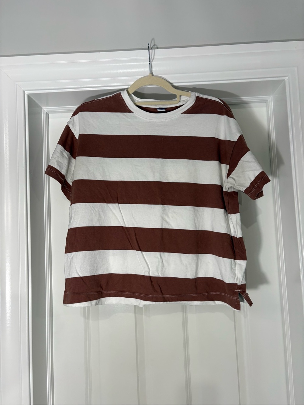 Old Navy Wide-Stripe Brown and White Short-Sleeve Tee